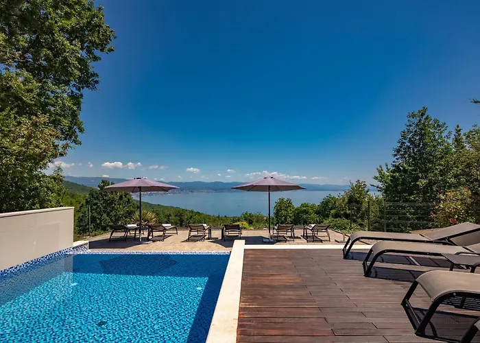 Altavista - Seaview & Relax With Heated Pool & Minigolf ヴィラ オパティヤ
