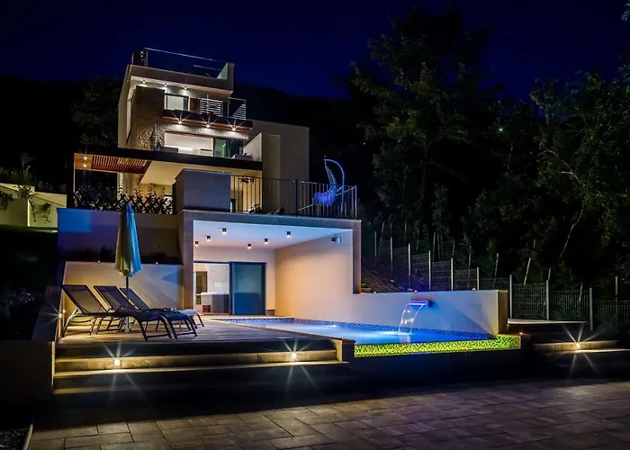 Altavista - Seaview & Relax With Heated Pool & Minigolf オパティヤ