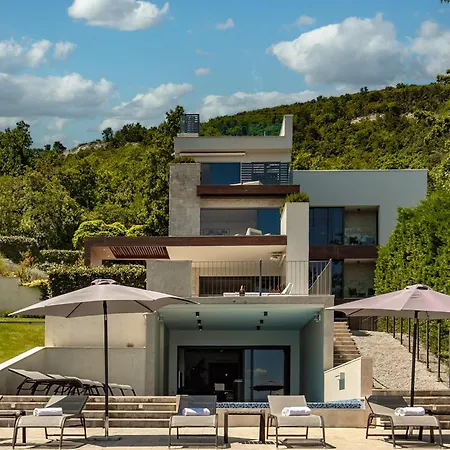 Altavista - Seaview & Relax With Heated Pool, & Minigolf Abbazia