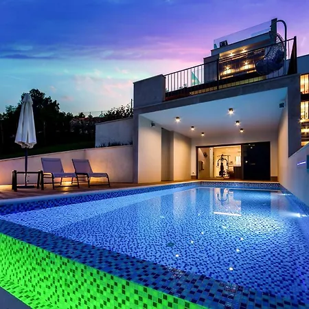 Villa Altavista - Seaview & Relax With Heated Pool & Minigolf Abbazia