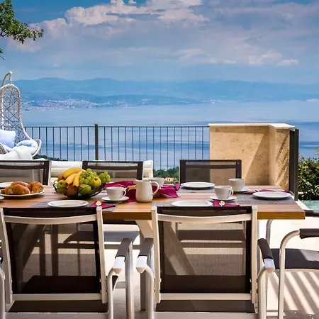 Villa Altavista - Seaview & Relax With Heated Pool & Minigolf *
