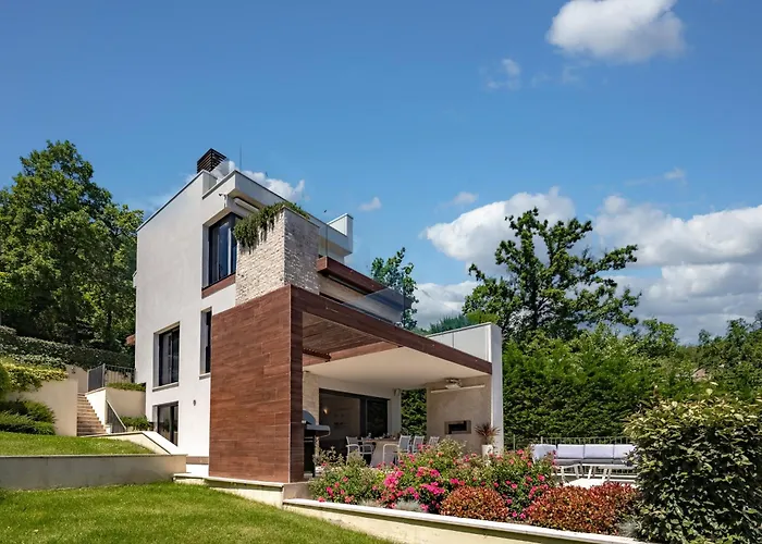 别墅 Altavista - Seaview & Relax With Heated Pool & Minigolf