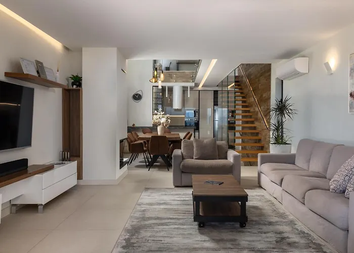 别墅 Altavista - Seaview & Relax With Heated Pool & Minigolf