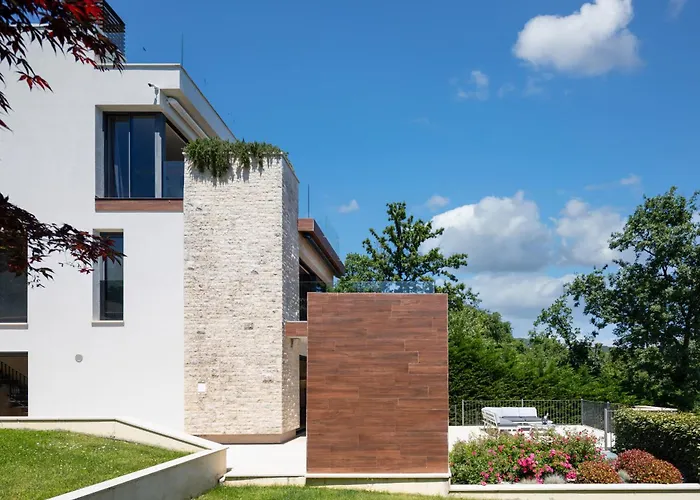 别墅 Altavista - Seaview & Relax With Heated Pool & Minigolf 奥帕提亚