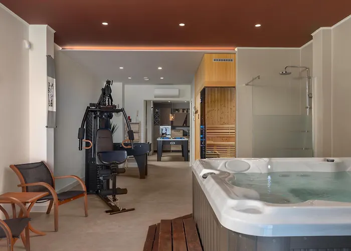 别墅 Altavista - Seaview & Relax With Heated Pool & Minigolf