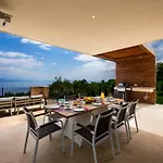 Villa Altavista - Seaview & Relax With Heated Pool & Minigolf Opatija