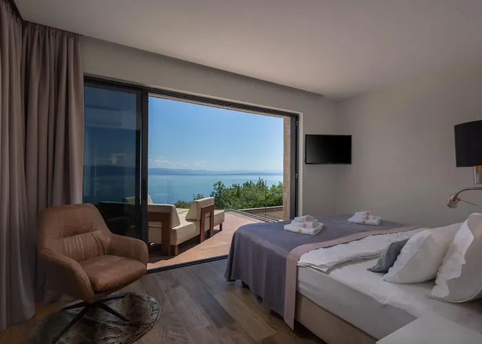 Altavista - Seaview & Relax With Heated Pool & Minigolf * 오파티아