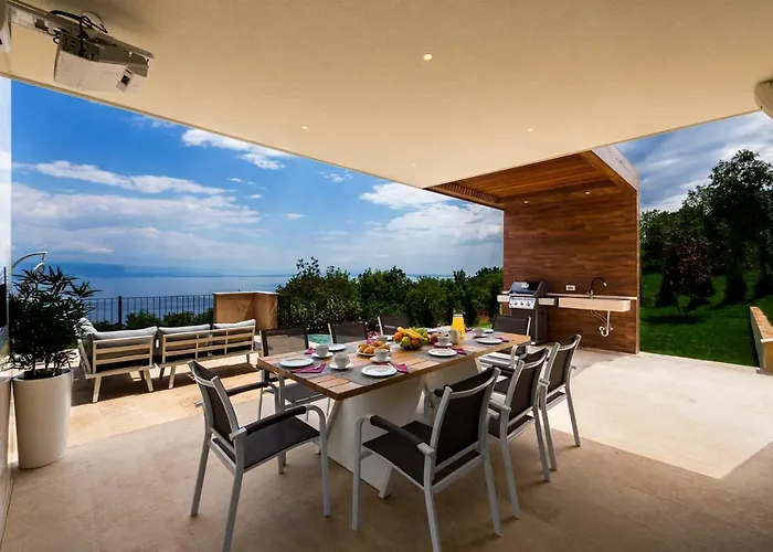 빌라 Altavista - Seaview & Relax With Heated Pool & Minigolf 오파티아