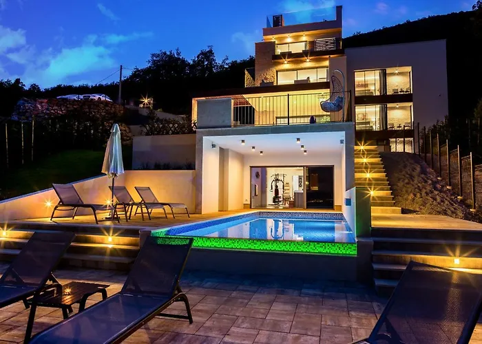 Altavista - Seaview & Relax With Heated Pool & Minigolf 빌라