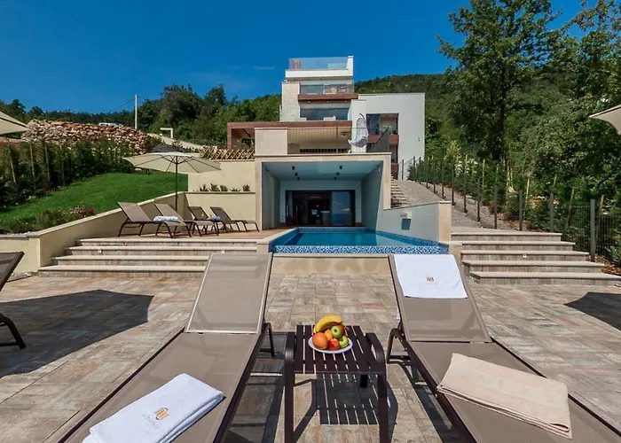 Altavista - Seaview & Relax With Heated Pool & Minigolf 빌라 오파티아